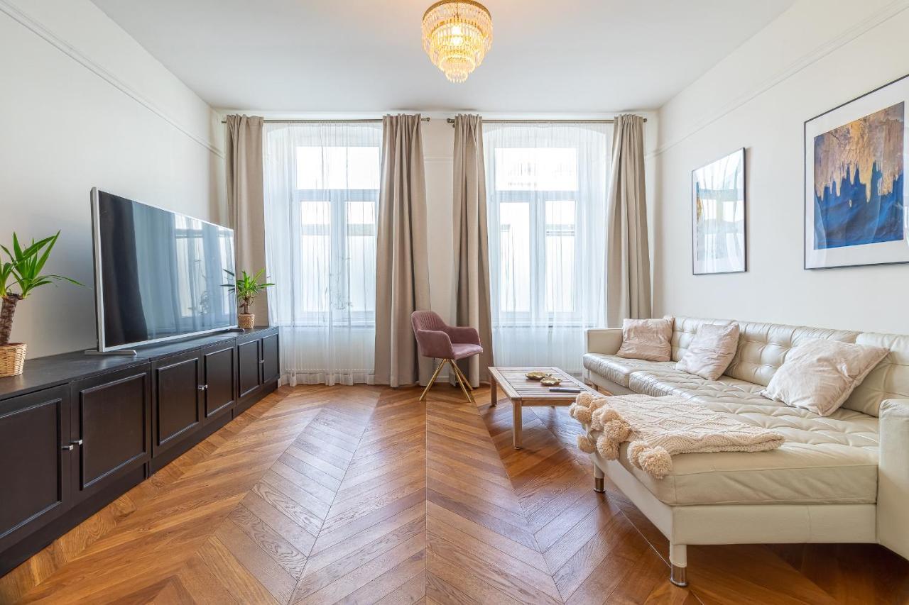 Trendy Apartment In Central 布拉迪斯拉发 外观 照片