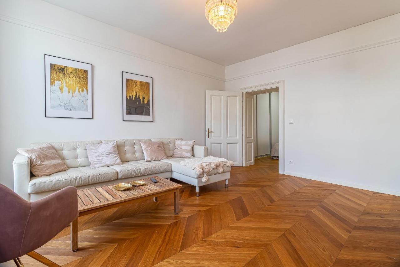Trendy Apartment In Central 布拉迪斯拉发 外观 照片