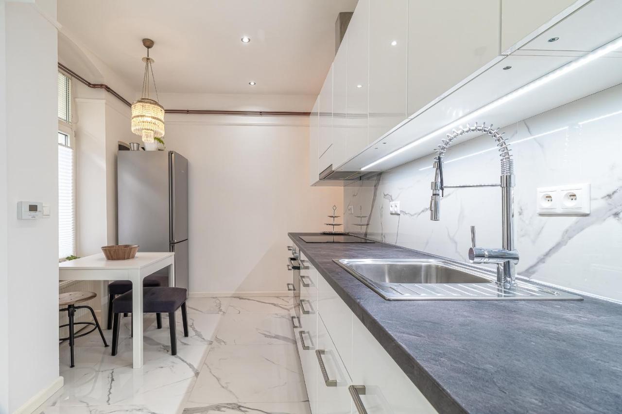 Trendy Apartment In Central 布拉迪斯拉发 外观 照片