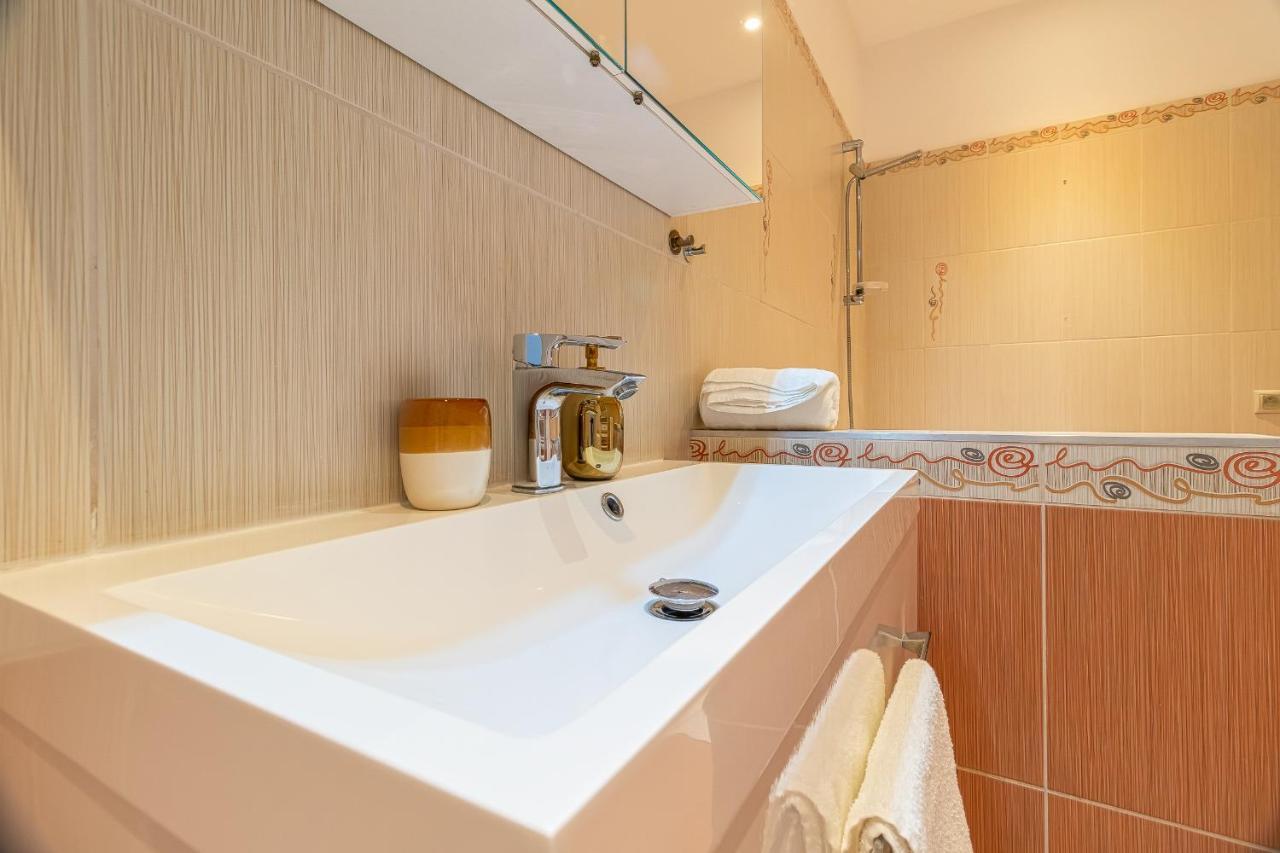 Trendy Apartment In Central 布拉迪斯拉发 外观 照片