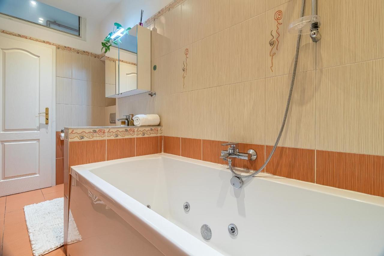 Trendy Apartment In Central 布拉迪斯拉发 外观 照片